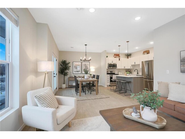 Building Photo - 4750 Ironwood Cir