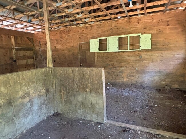 Building Photo - 300 Greenfield Rd