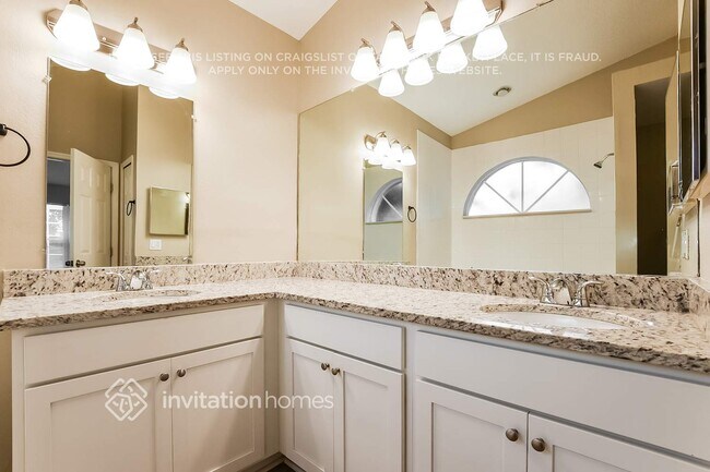 Building Photo - 2903 Roxbury Ct