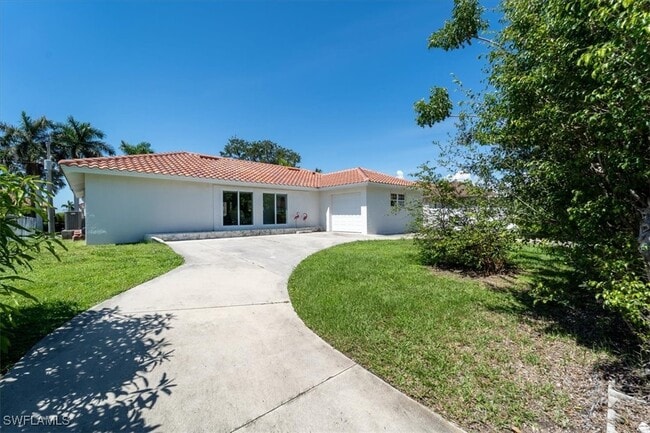 Building Photo - 1833 N Bahama Ave
