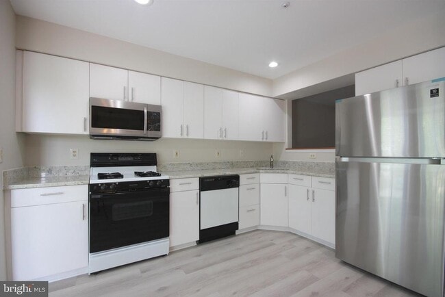 Building Photo - 7782 Blueberry Hill Ln