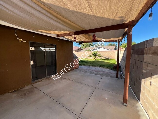 Building Photo - 3 Bedroom Single Story Home For Rent in La...