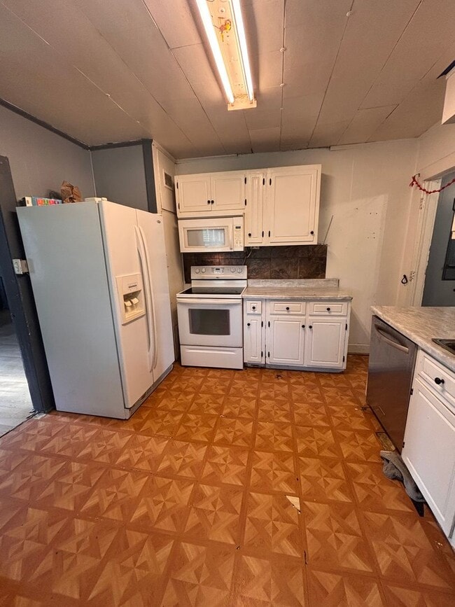 Building Photo - 2 Bedroom, 1 Bath