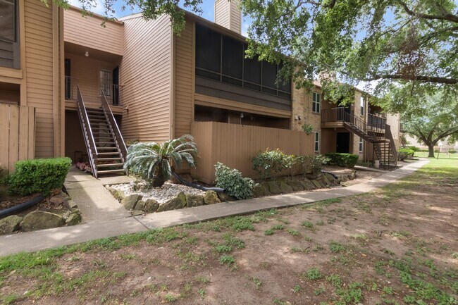 Primary Photo - 10555 Turtlewood Ct
