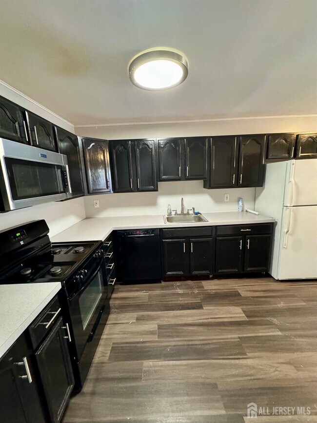 Building Photo - 36 Upperbrook Ct