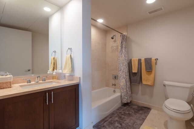 Building Photo - 60 E Monroe St