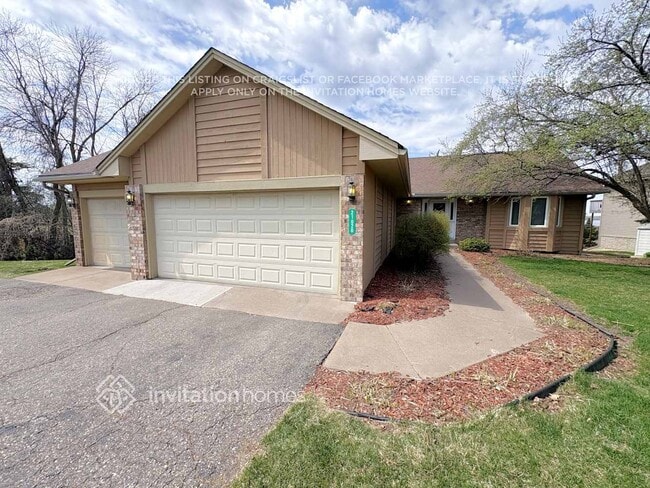 Building Photo - 21020 Floral Bay Dr N