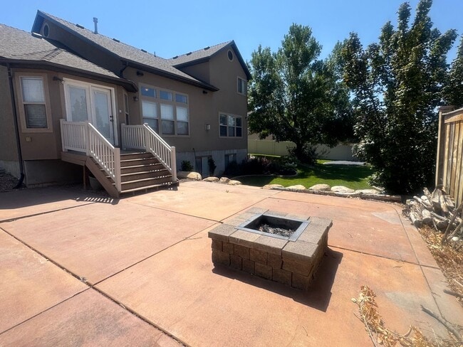 Building Photo - Amazing Lehi home for rent!