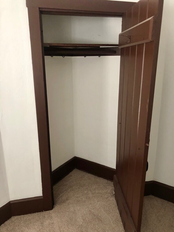 Building Photo - 1206 E Main St