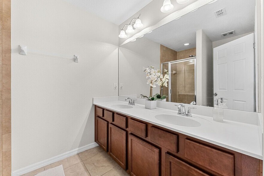 Building Photo - 1380 Mill Stream Ln