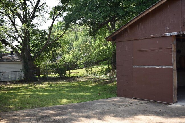 Building Photo - 1659 Rigby St