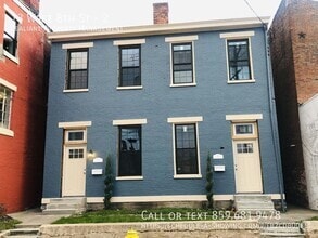 Building Photo - 13 W 8th St