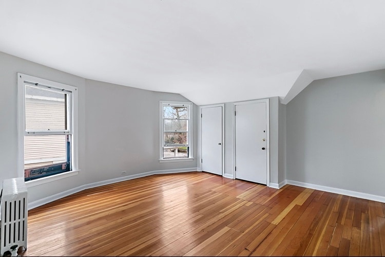 Living Room - 15 West Ave