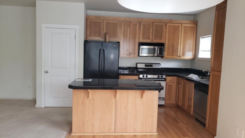 Building Photo - 1130 SW 170th Ave