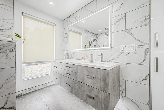 Building Photo - 2800 S Bala Dr