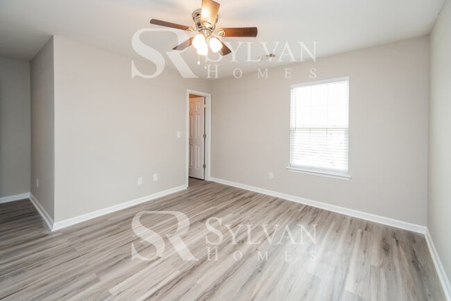 Building Photo - At Last, This Is What You Have Been Searching For!