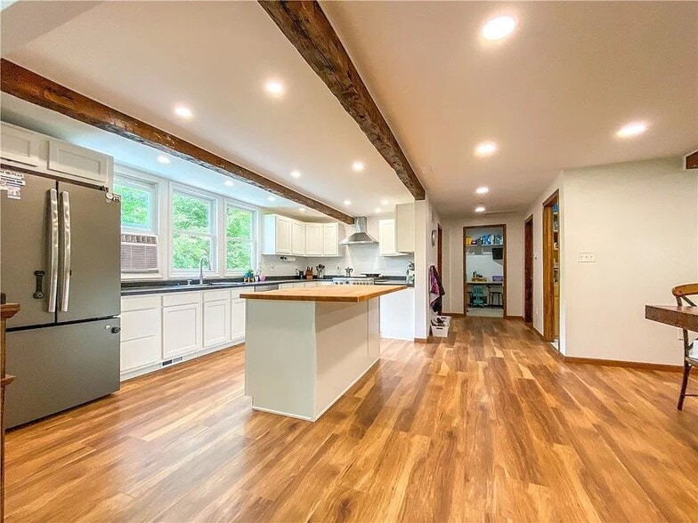 Building Photo - 315 Rondelay Dr