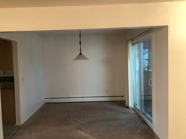 Building Photo - 1 Lake Ave