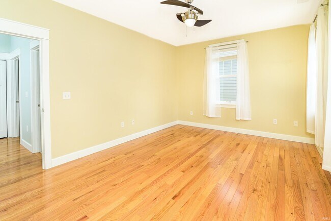 Building Photo - 819 S Morton St