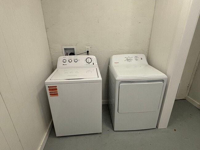 Building Photo - The Townhomes at China Lake LLC