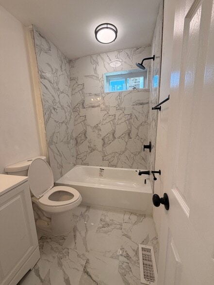 Building Photo - 1711 2nd St NE