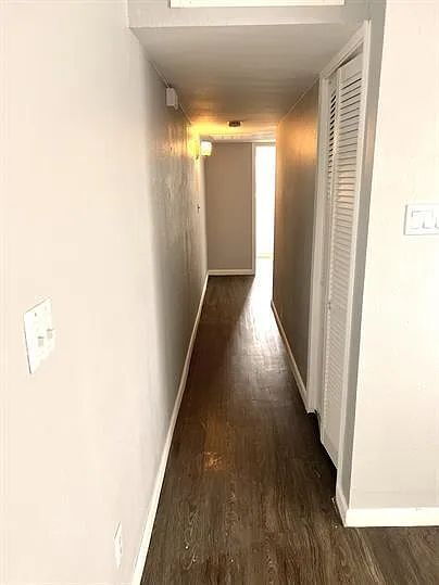 Building Photo - UPDATED 2 BEDROOMS WITH PRIVATE PATIO & CENTRAL AIR