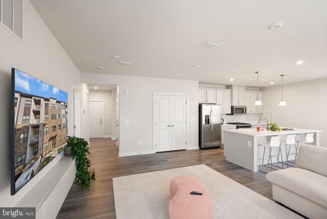 Building Photo - 46294 Mount Milstead Ter