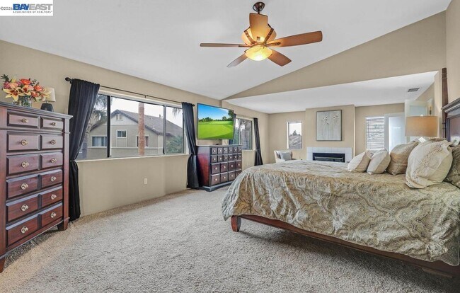 Building Photo - 828 Hollowbrook Dr