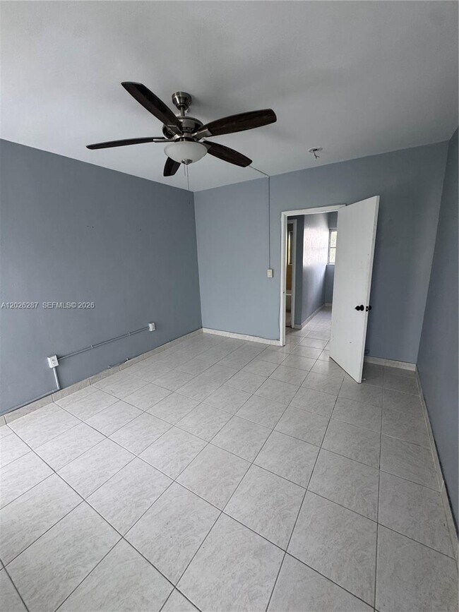 Building Photo - 10281 E Bay Harbor Dr