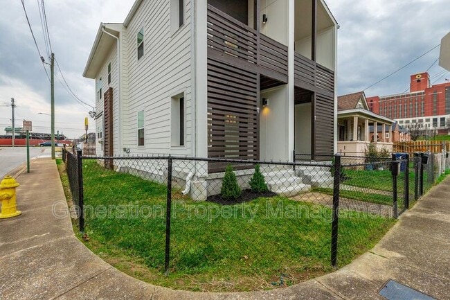 Building Photo - 1124 Garfield St