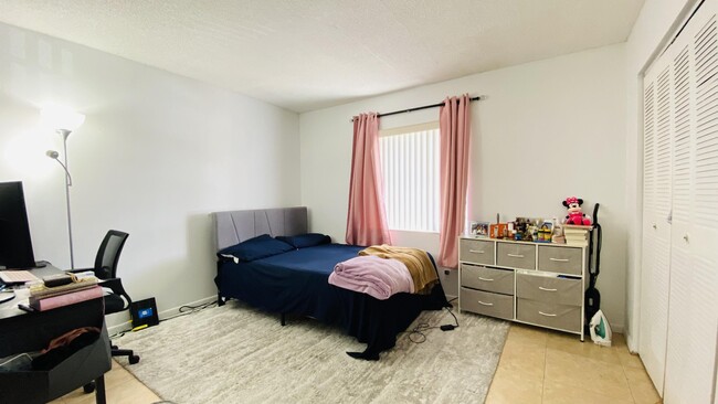 Building Photo - 3274 Coral Ridge Dr
