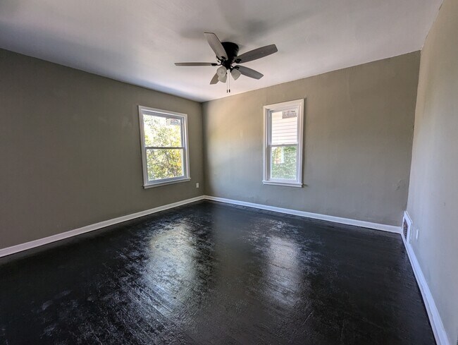 Building Photo - 2541 N 34th St