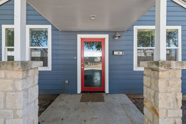 Building Photo - 4415 Clawson Rd