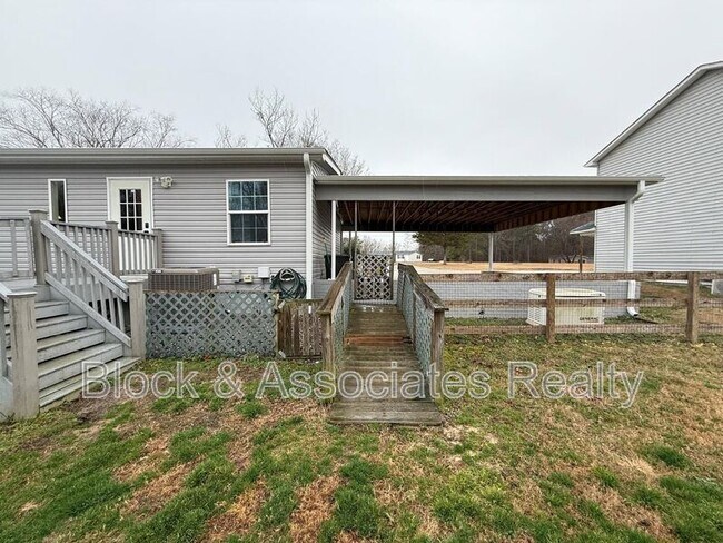 Building Photo - 285 Lennie Smith Rd