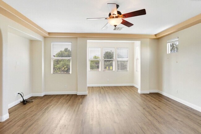 Building Photo - Summerlin Vistas Pool Home w/ Bed and Bath...