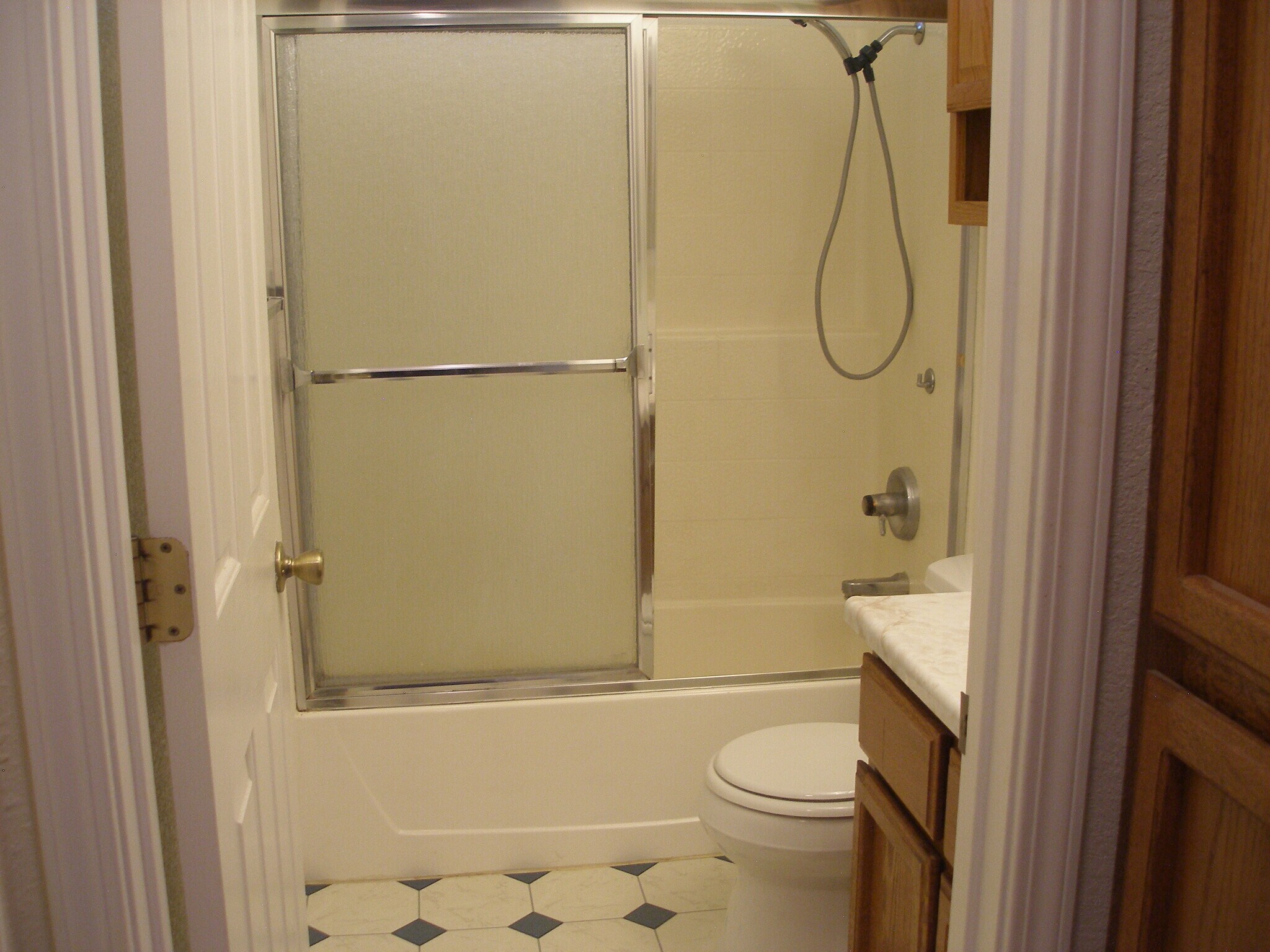 Building Photo - 3945 Travona St