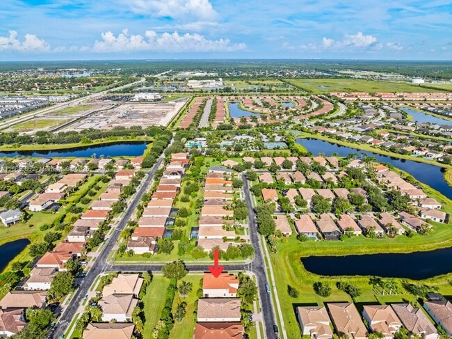 Building Photo - 2330 Heydon Cir E