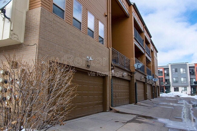 Building Photo - 492 S Saulsbury St