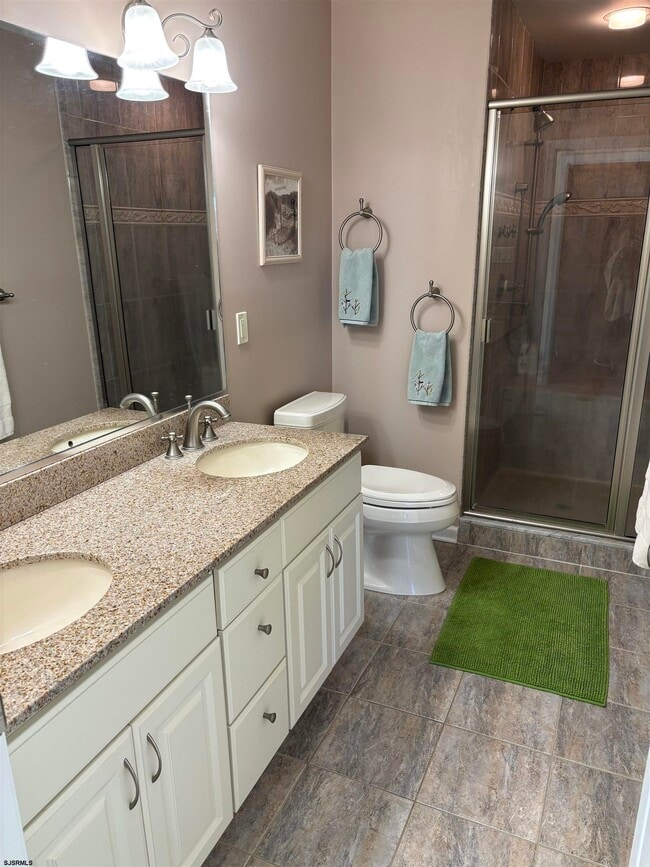 Building Photo - 802 N Harvard Ave