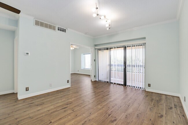 Building Photo - 2209 S Braeswood Blvd