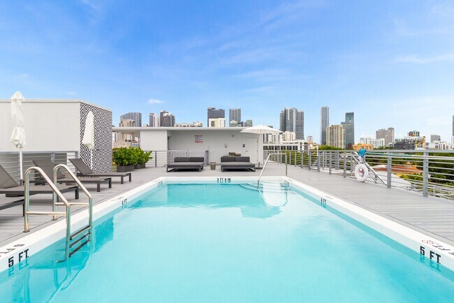 Building Photo - 545 SW 11th St