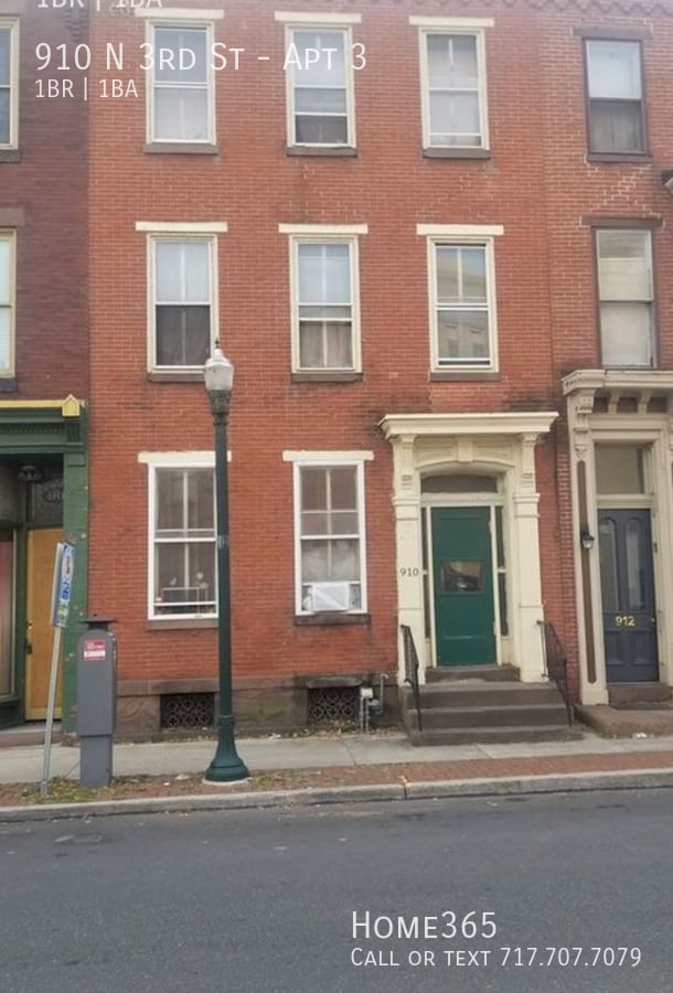 Spacious 1 Bedroom, 1 Bathroom - 910 N 3rd St Harrisburg PA 17102