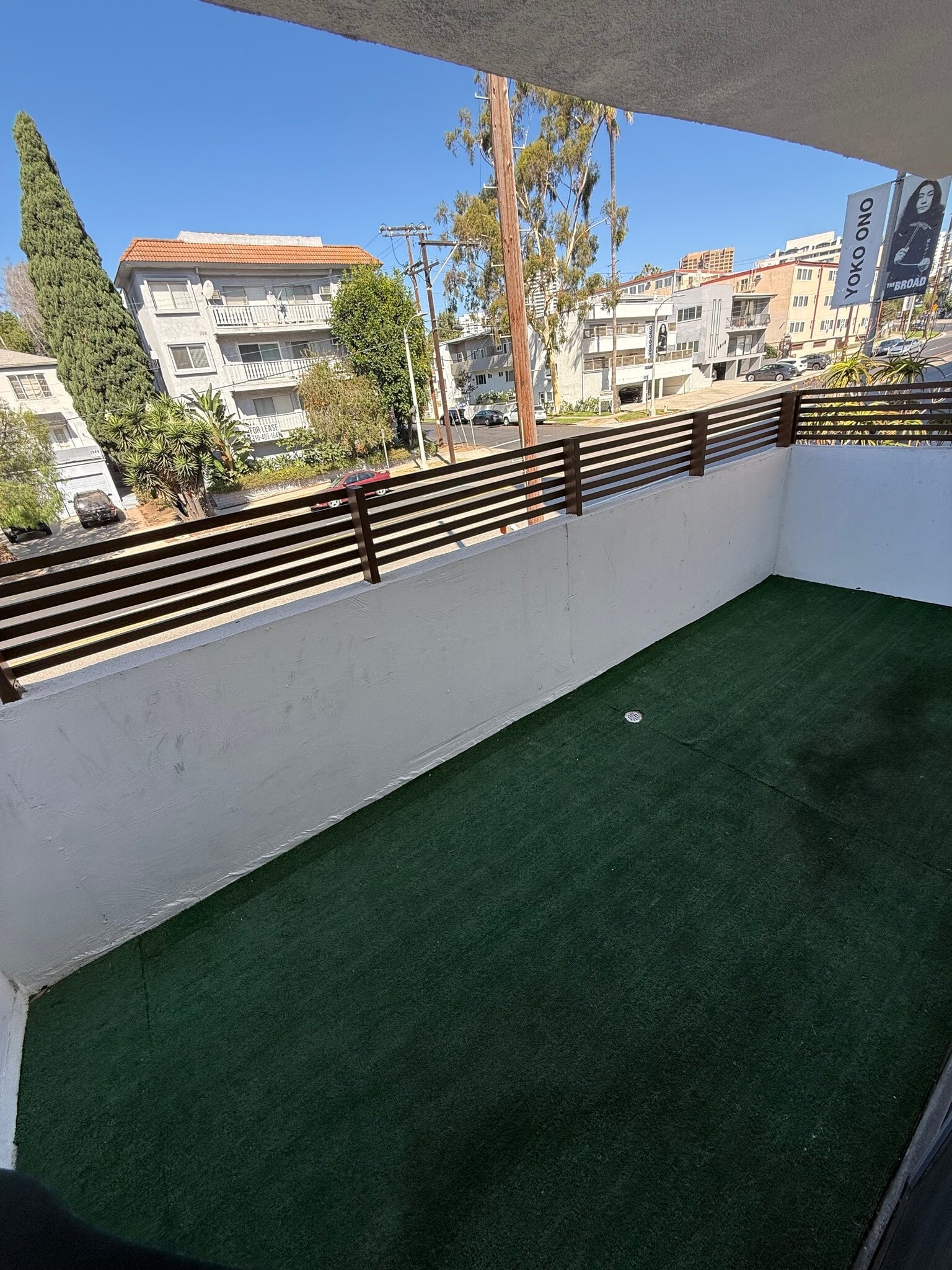 Building Photo - 1544 S Beverly Glen Blvd