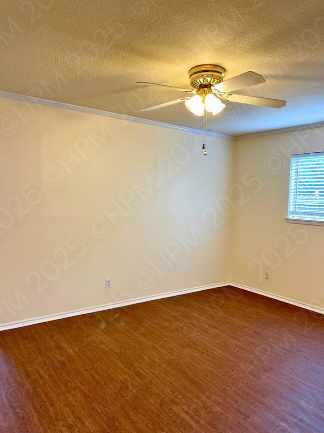 Building Photo - 1616 Redwood St