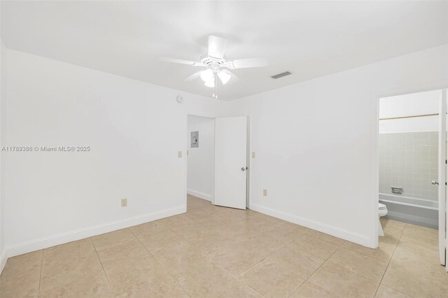 Building Photo - 5740 NW 38th St