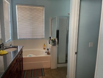 Building Photo - 5633 Ridgepoint Dr