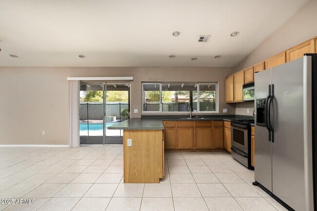 Building Photo - 4077 E Cholla St