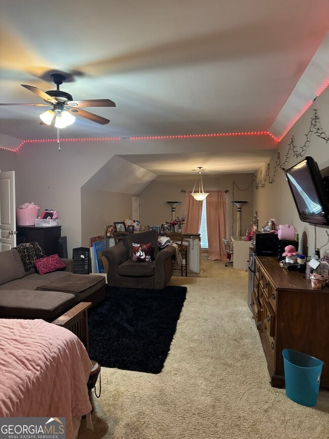 Building Photo - 421 Creekside Dr