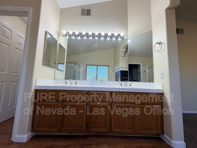Building Photo - 266 Bluefield Ln