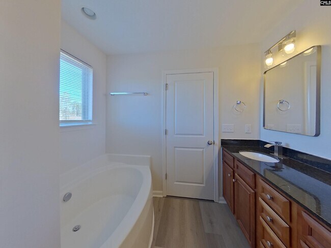 Building Photo - 129 Hillock Ct